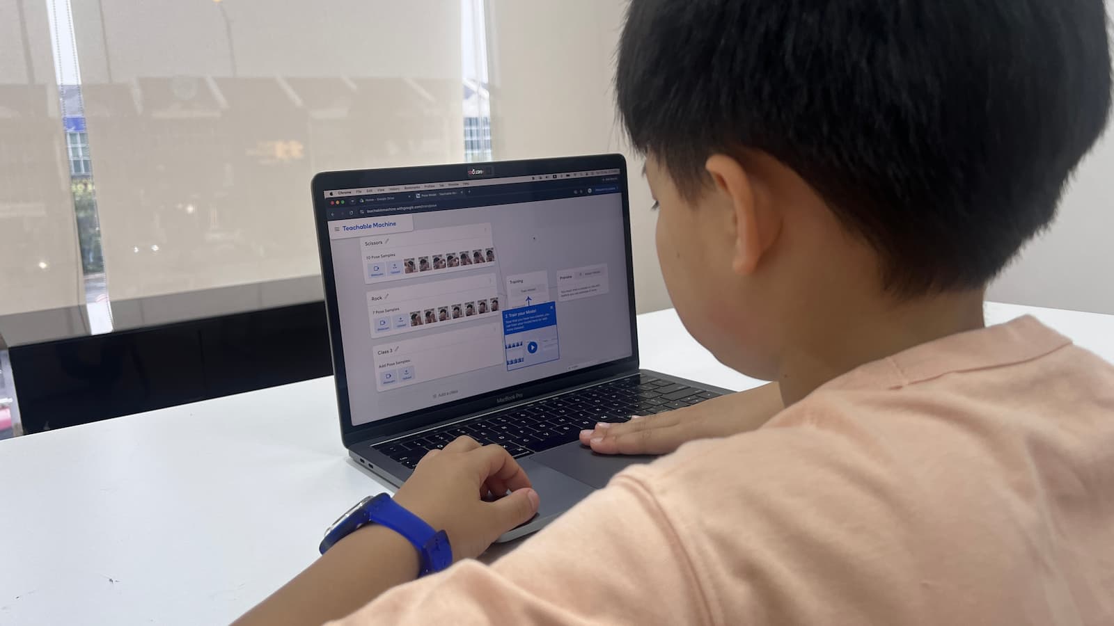 Students in the 21st Mind AI program